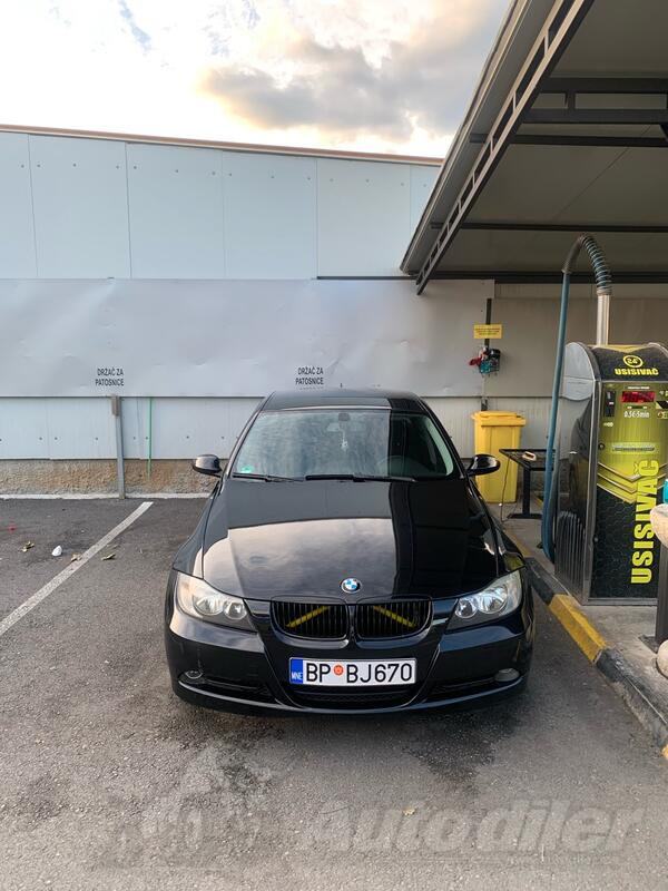 BMW - 320