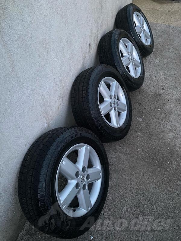Fabričke felne i Sportiva i Dunlop gume