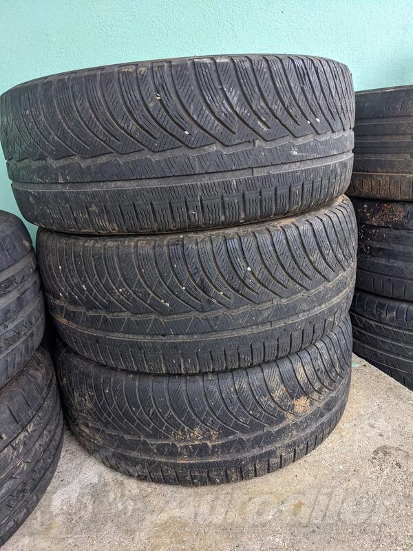 Michelin - 245 45 18 - Winter tire