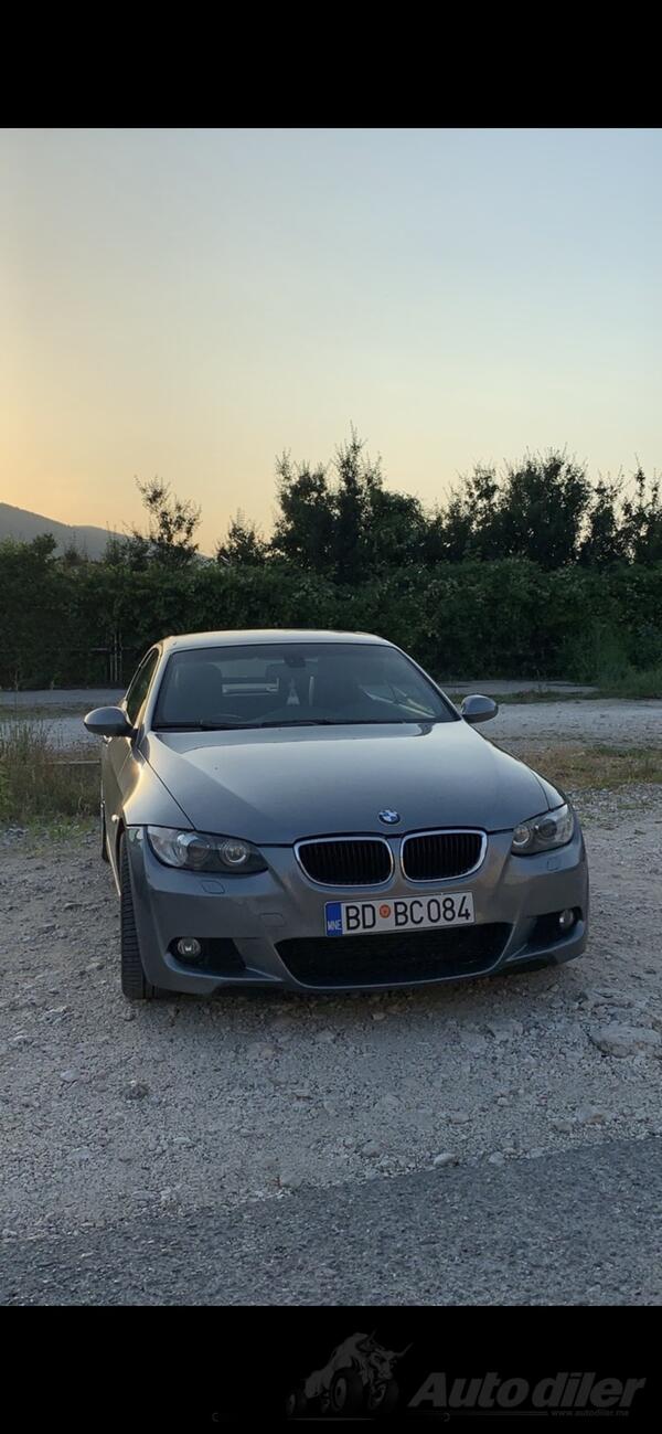 BMW - 320