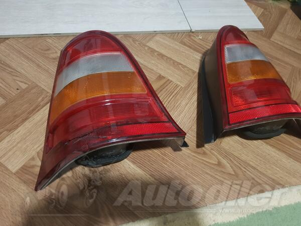 Oba stop svjetla za Mercedes Benz - A 140    - 2000