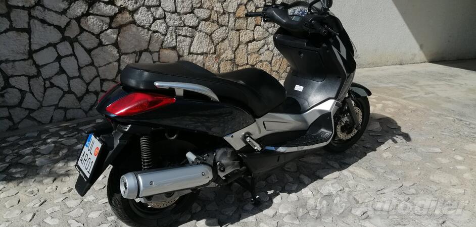 Yamaha - x max 125