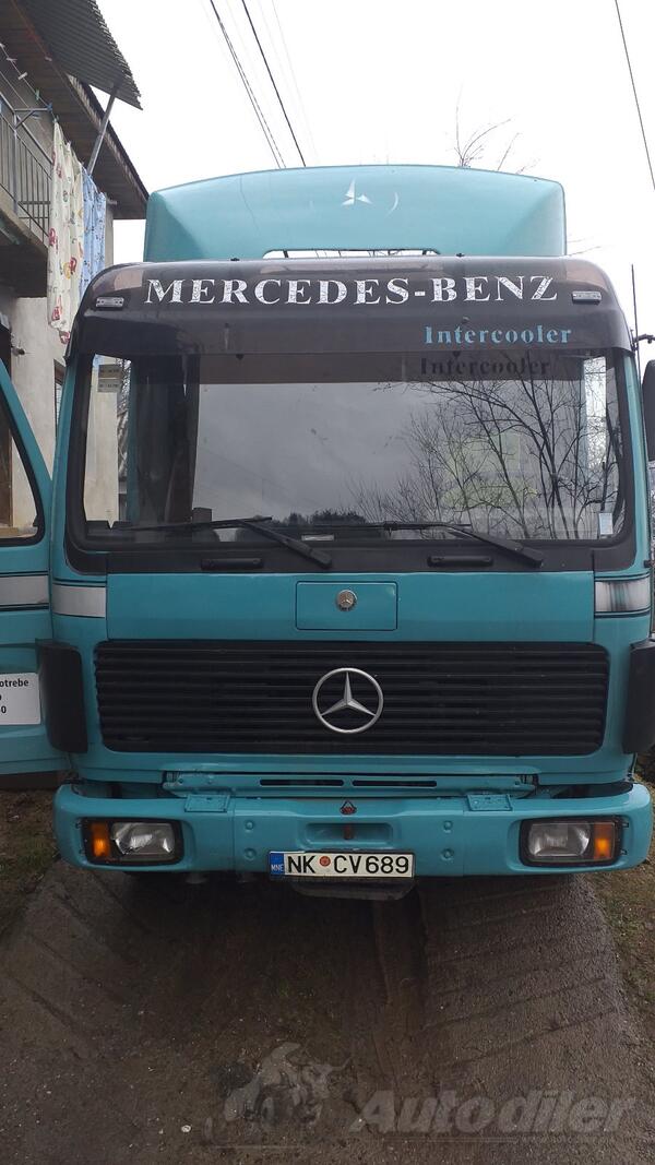Mercedes Benz - 1422