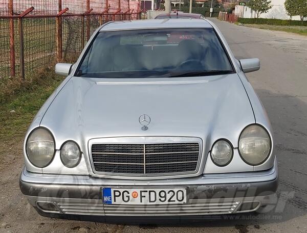 Mercedes Benz - E 250 - 2.5 D
