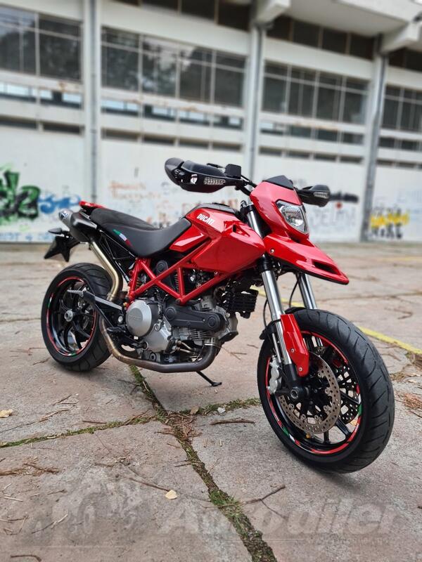 Ducati - Hypermotard 796
