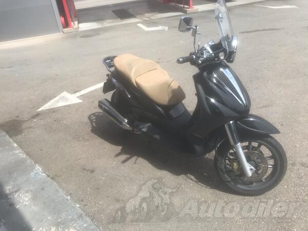 Piaggio - Beverly cruiser 500