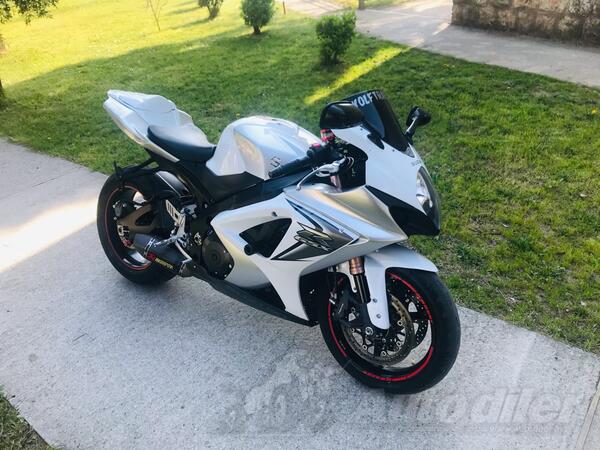 Suzuki - GSXR 1000 /K8