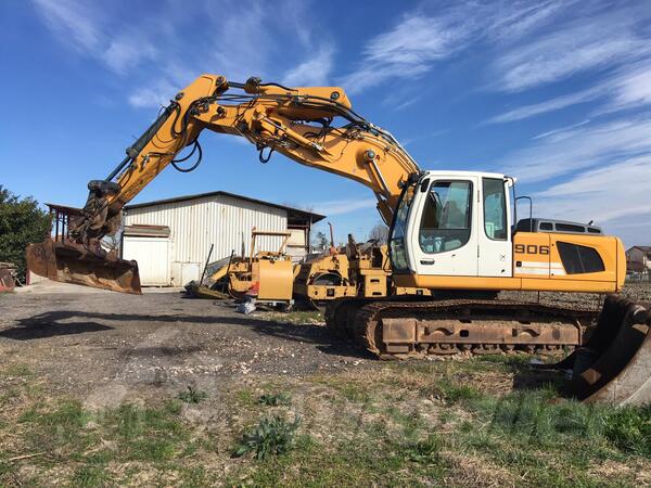 Liebherr - 906