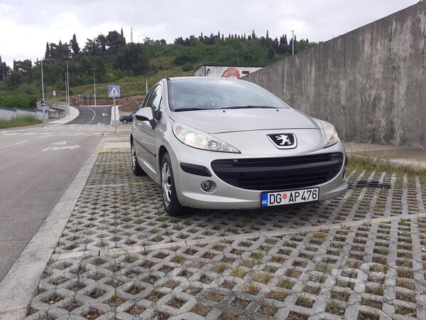 Peugeot - 207 - 1.4 hdi
