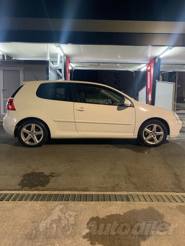 Volkswagen - Golf 5 - 1.9 TDI