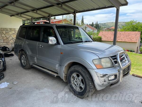 U djelovima Mitsubishi - Pajero 3.2