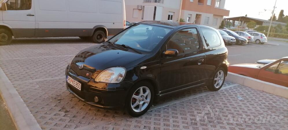 Toyota - Yaris - 13