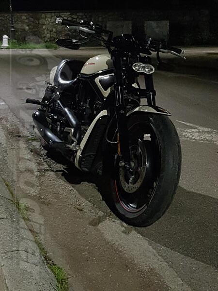 Harley-Davidson - VRSCDX special