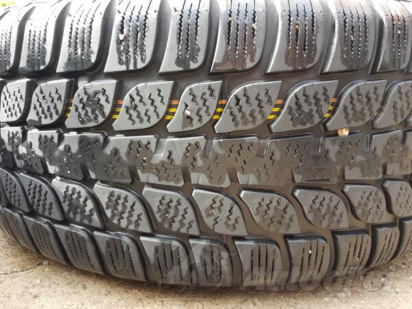 Bridgestone - 225 60 16 - Winter tire