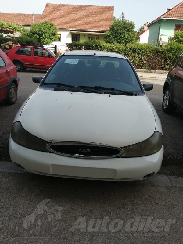 Ford - Mondeo - 1.8 b