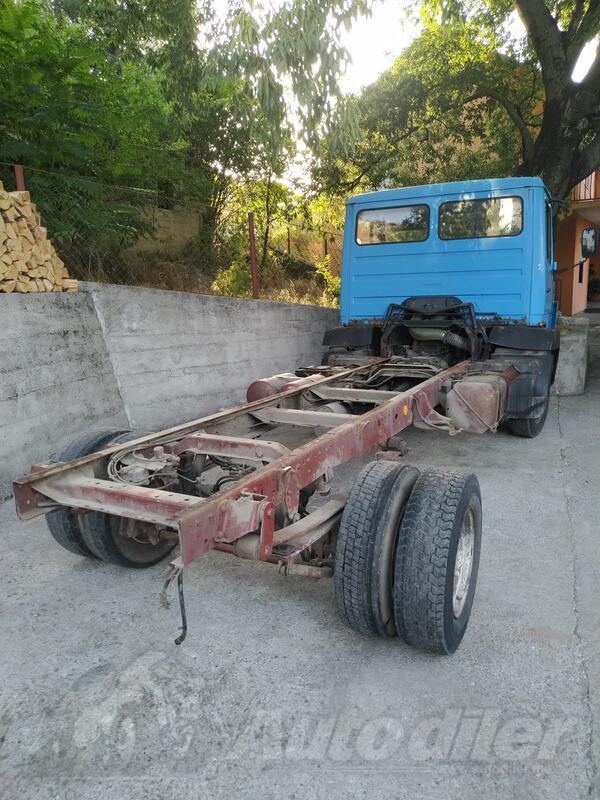 Kamioni u djelovima