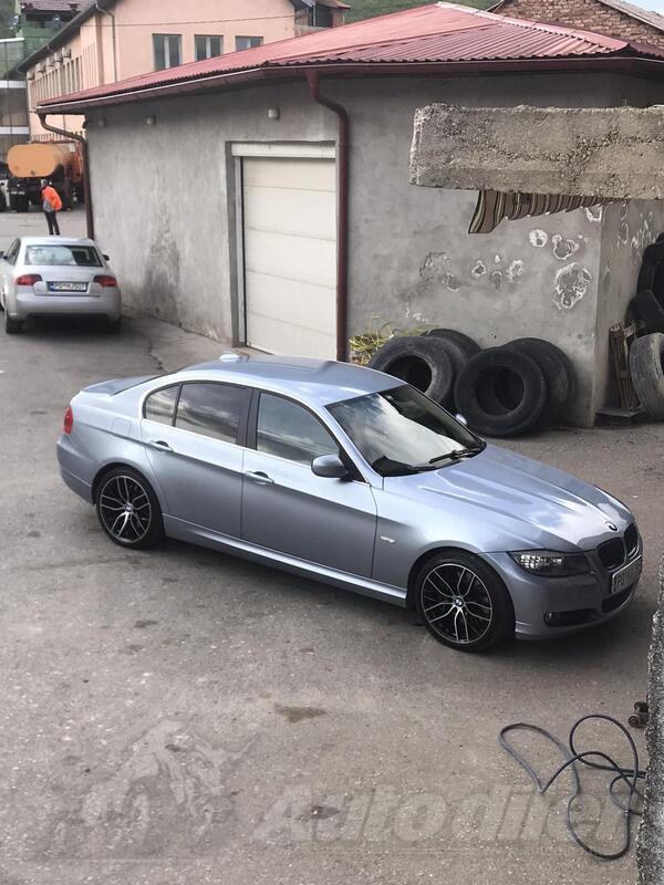 BMW - 330 - D