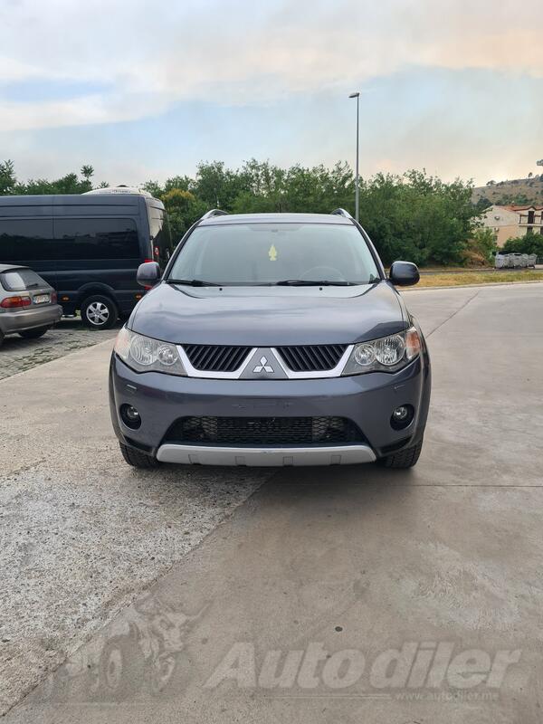 Mitsubishi - Outlander - 2.0