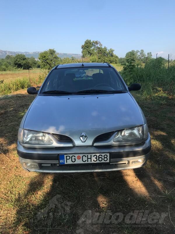 Renault - Megane - 1.6i