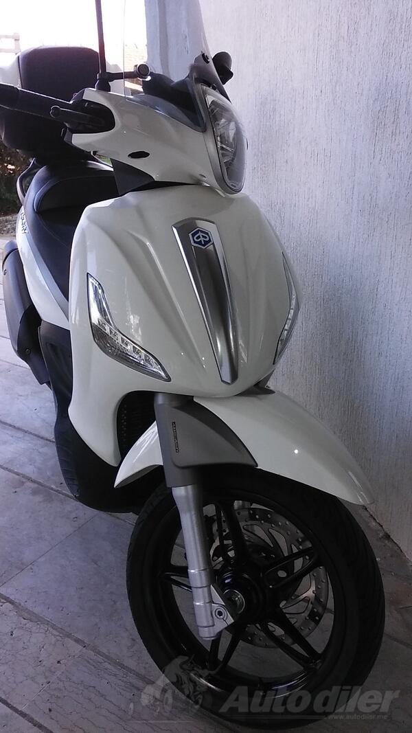 Piaggio - Beverly 350 ST (ABS, ASR)