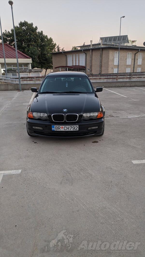 BMW - 320