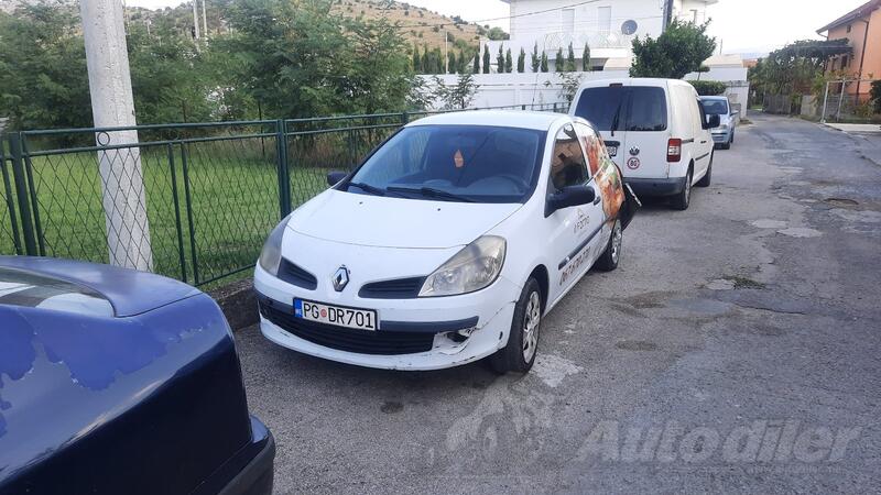 Renault - Clio 15 in parts