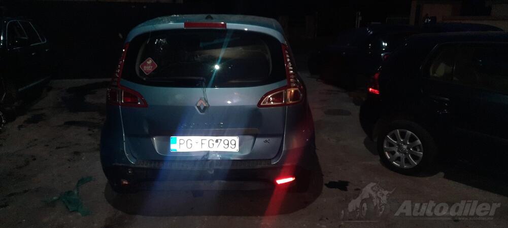 Renault - Scenic 15 in parts