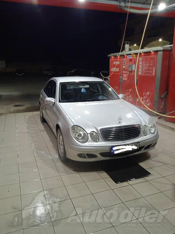 Mercedes Benz - E 240