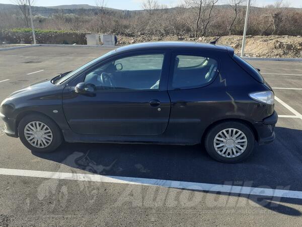 Peugeot - 206 - 2.0 I