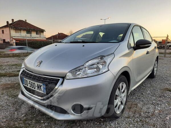 Peugeot - 208 - 1.4 automatik