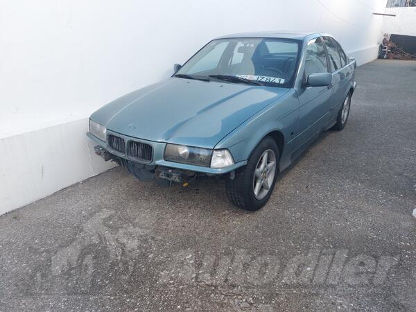 BMW - 320