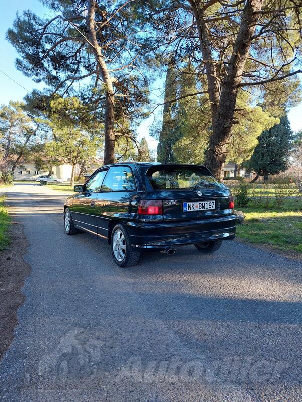 Opel - Astra - 2.0i GSI