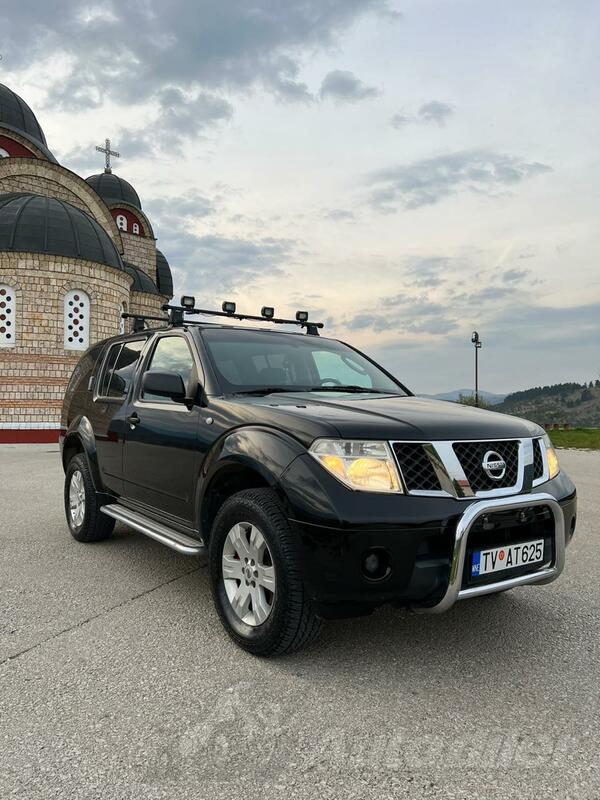 Nissan - Pathfinder - 2.5