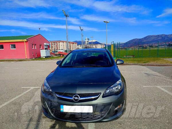 Opel - Astra - 1.4 turbo
