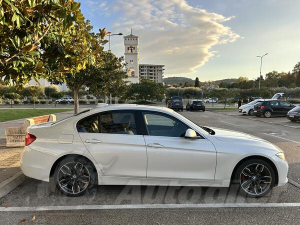 BMW - 318 - D