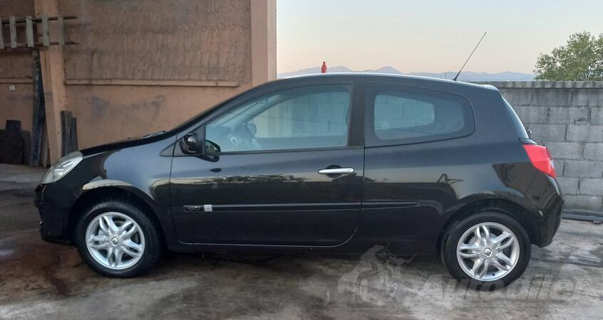 Renault - Clio - 1.5 dci