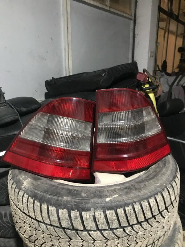 Oba stop svjetla za Mercedes Benz - ML 320    - 2000-2002