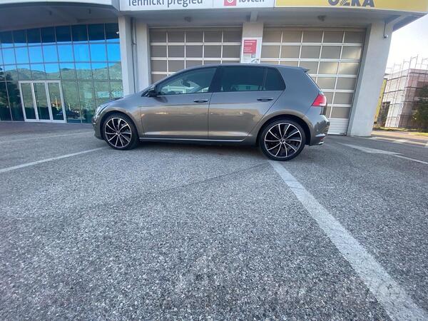 Volkswagen - Golf 7 - 2.0TDI