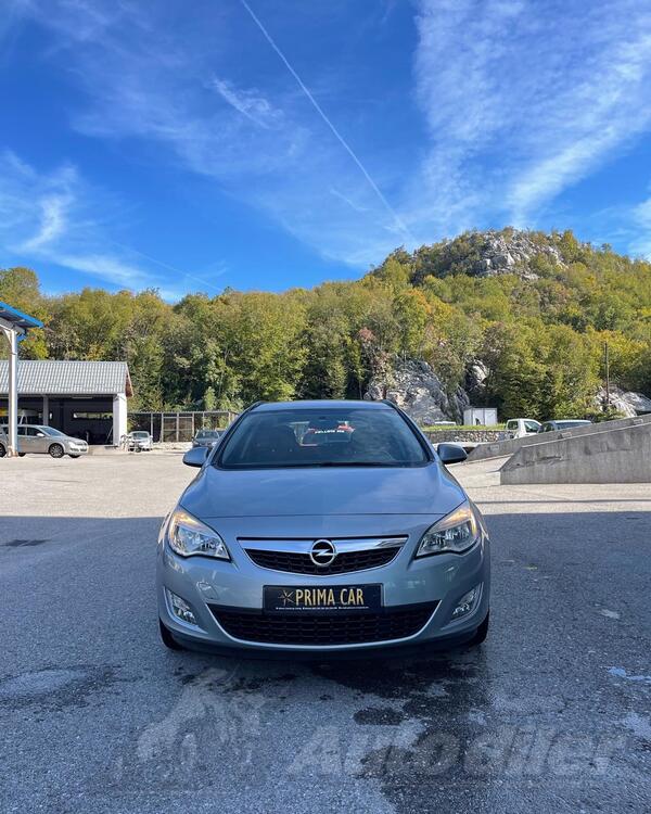 Opel - Astra - 1.7CDTI 02/2013g