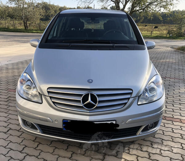Mercedes Benz - B 180