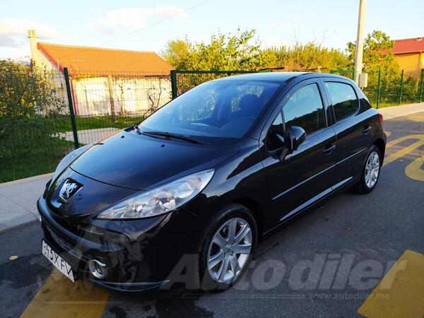 Peugeot - 207