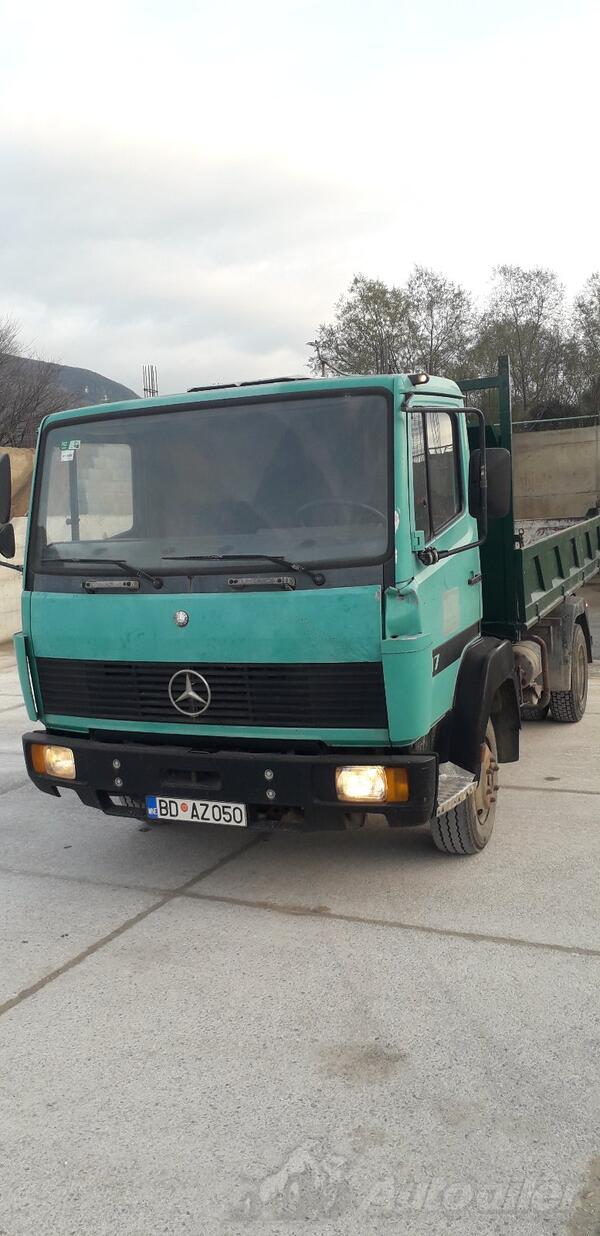Mercedes Benz - 817