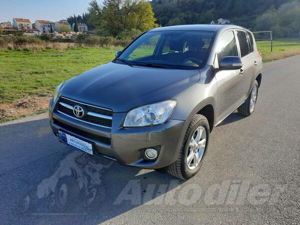 Toyota - RAV 4 - 2.2 D-4D