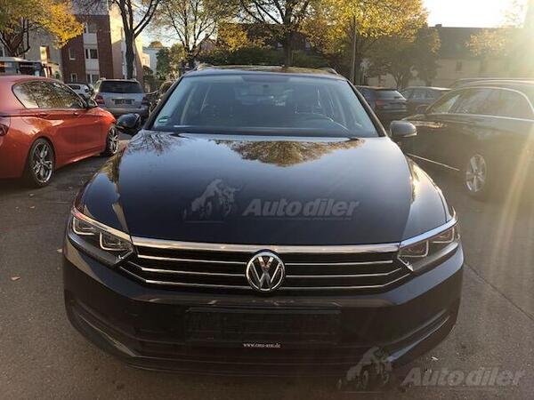 Volkswagen - Passat - Var.1.6 TDI Business Navi LED