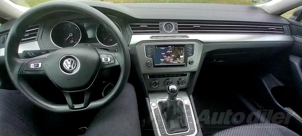 Volkswagen - Passat - B-8