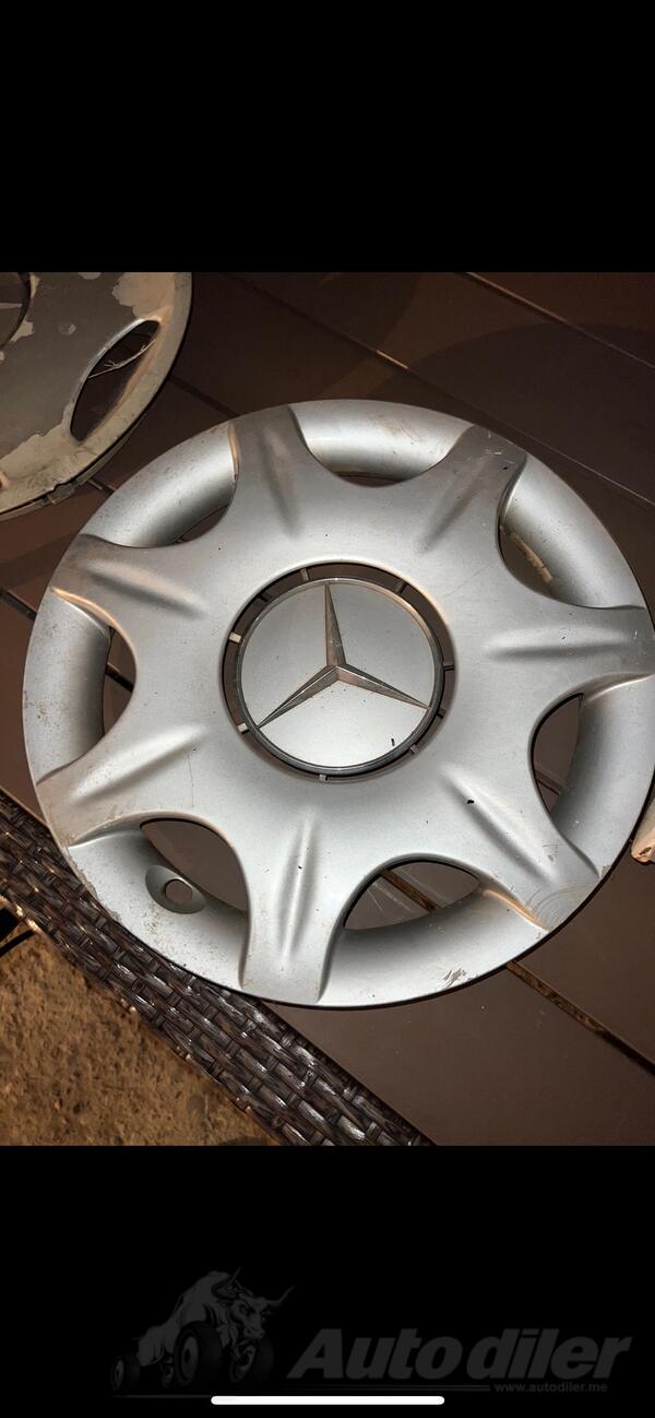 Ratkapne Automobile - Univerzalno    - 15" - 4 kom.