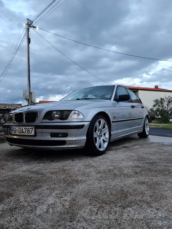 BMW - 318 - E46