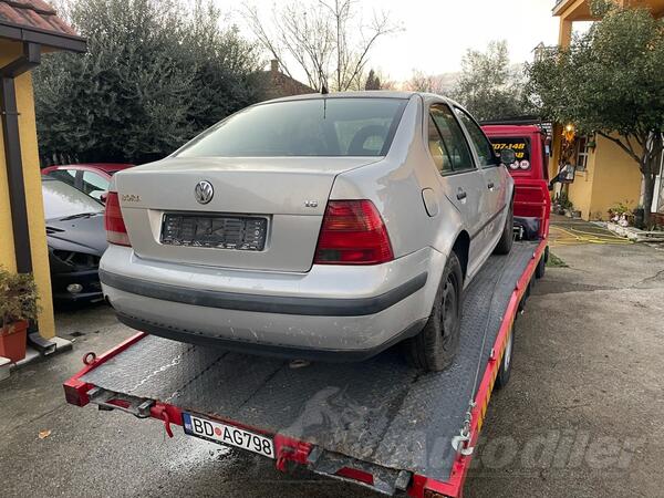 U djelovima Volkswagen - Bora