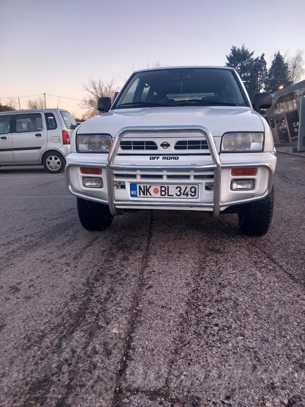 Nissan - Terrano - 2.7