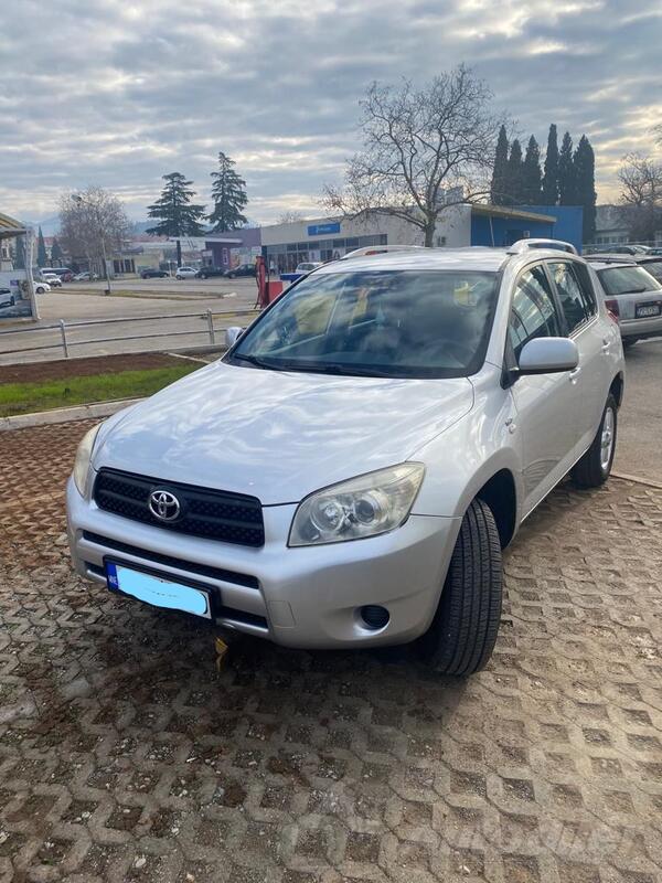 Toyota - RAV 4 - 2.2 D